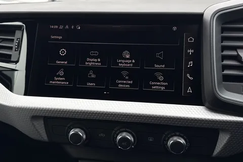  Audi A1 1.5 TFSI 35 Black Edition Sportback S Tronic Euro 6 (s/s) 5dr Thumbnail #35