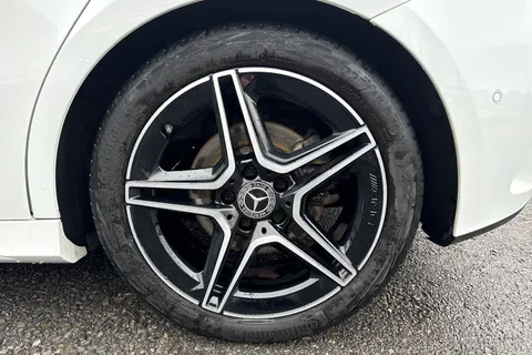 KP23CLJ Mercedes-Benz A Class 1.3 A200 AMG Line (Executive) 7G-DCT Euro 6 (s/s) 5dr Thumbnail #12