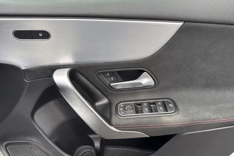 KP23CLJ Mercedes-Benz A Class 1.3 A200 AMG Line (Executive) 7G-DCT Euro 6 (s/s) 5dr Thumbnail #22