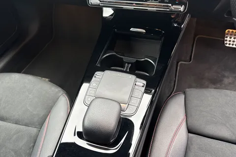 KP23CLJ Mercedes-Benz A Class 1.3 A200 AMG Line (Executive) 7G-DCT Euro 6 (s/s) 5dr Thumbnail #24