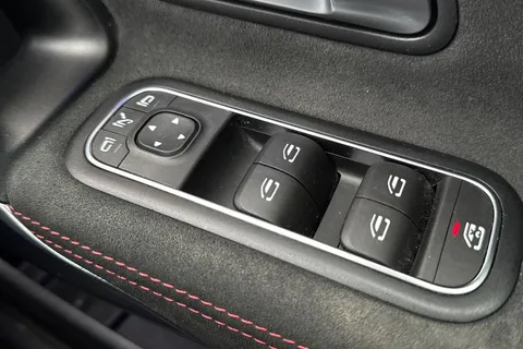 KP23CLJ Mercedes-Benz A Class 1.3 A200 AMG Line (Executive) 7G-DCT Euro 6 (s/s) 5dr Thumbnail #36