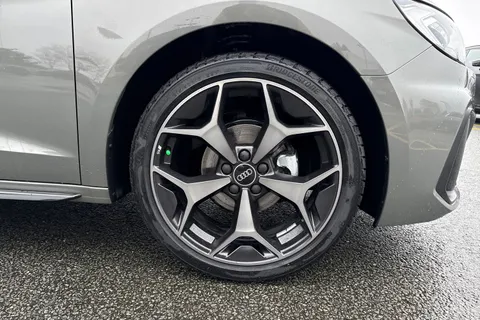  Audi A1 1.0 TFSI 25 Black Edition Sportback S Tronic Euro 6 (s/s) 5dr Thumbnail #9