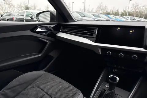  Audi A1 1.0 TFSI 25 Black Edition Sportback S Tronic Euro 6 (s/s) 5dr Thumbnail #19
