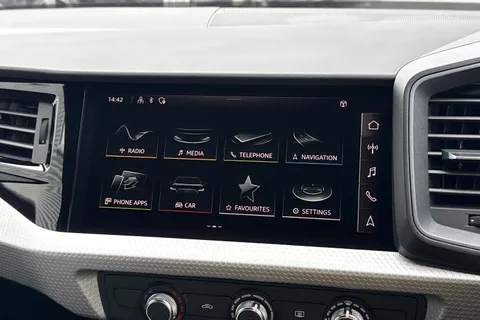  Audi A1 1.0 TFSI 25 Black Edition Sportback S Tronic Euro 6 (s/s) 5dr Thumbnail #28