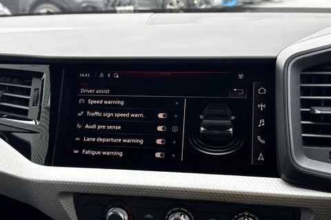  Audi A1 1.0 TFSI 25 Black Edition Sportback S Tronic Euro 6 (s/s) 5dr Thumbnail #31