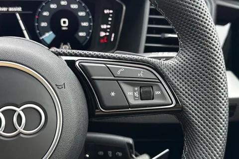  Audi A1 1.0 TFSI 25 Black Edition Sportback S Tronic Euro 6 (s/s) 5dr Thumbnail #33