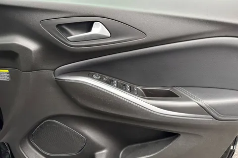 20 of 52 for Vauxhall Grandland X 1.2 Turbo Sport Nav Auto Euro 6 (s/s) 5dr