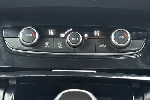 21 of 52 for Vauxhall Grandland X 1.2 Turbo Sport Nav Auto Euro 6 (s/s) 5dr