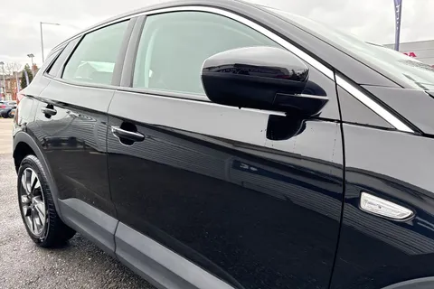 26 of 52 for Vauxhall Grandland X 1.2 Turbo Sport Nav Auto Euro 6 (s/s) 5dr