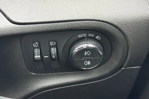 36 of 52 for Vauxhall Grandland X 1.2 Turbo Sport Nav Auto Euro 6 (s/s) 5dr