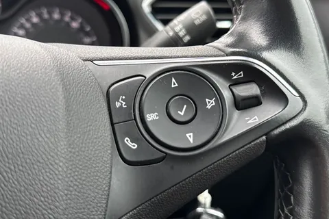 39 of 52 for Vauxhall Grandland X 1.2 Turbo Sport Nav Auto Euro 6 (s/s) 5dr