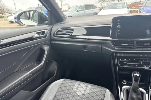 MV75UNX Volkswagen T-Roc 1.5 TSI Black Edition 5dr DSG **19' MISANO ALLOYS + REAR VIEW CAMERA** Thumbnail #21