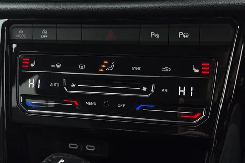 MV75UNX Volkswagen T-Roc 1.5 TSI Black Edition 5dr DSG **19' MISANO ALLOYS + REAR VIEW CAMERA** Thumbnail #23