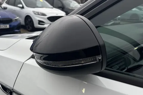 MV75UNX Volkswagen T-Roc 1.5 TSI Black Edition 5dr DSG **19' MISANO ALLOYS + REAR VIEW CAMERA** Thumbnail #28