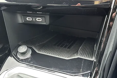 MV75UNX Volkswagen T-Roc 1.5 TSI Black Edition 5dr DSG **19' MISANO ALLOYS + REAR VIEW CAMERA** Thumbnail #39