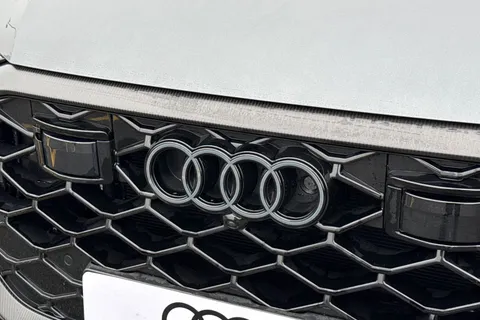  Audi RS Q8 4.0 TFSI V8 Performance Carbon Vorsprung Tiptronic quattro Euro 6 (s/s) 5dr Thumbnail #25