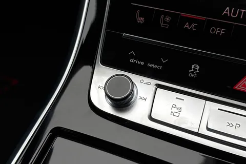  Audi RS Q8 4.0 TFSI V8 Performance Carbon Vorsprung Tiptronic quattro Euro 6 (s/s) 5dr Thumbnail #45