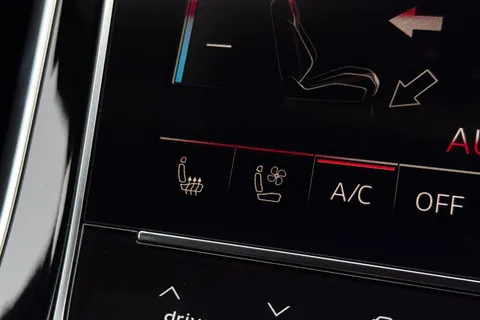  Audi RS Q8 4.0 TFSI V8 Performance Carbon Vorsprung Tiptronic quattro Euro 6 (s/s) 5dr Thumbnail #47