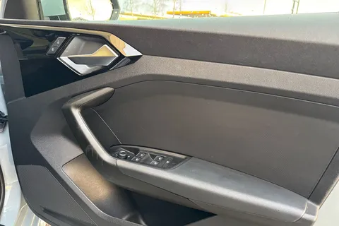 BV72PZT Audi A1 1.0 TFSI 30 S line Sportback S Tronic Euro 6 (s/s) 5dr Thumbnail #22