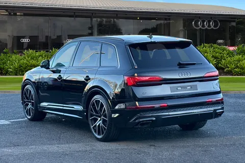  Audi Q7 3.0 TDI V6 Black Edition Tiptronic quattro Euro 6 (s/s) 5dr Thumbnail #3