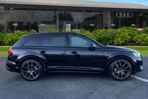  Audi Q7 3.0 TDI V6 Black Edition Tiptronic quattro Euro 6 (s/s) 5dr Thumbnail #4