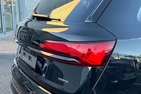  Audi Q7 3.0 TDI V6 Black Edition Tiptronic quattro Euro 6 (s/s) 5dr Thumbnail #8