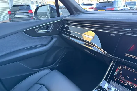  Audi Q7 3.0 TDI V6 Black Edition Tiptronic quattro Euro 6 (s/s) 5dr Thumbnail #20