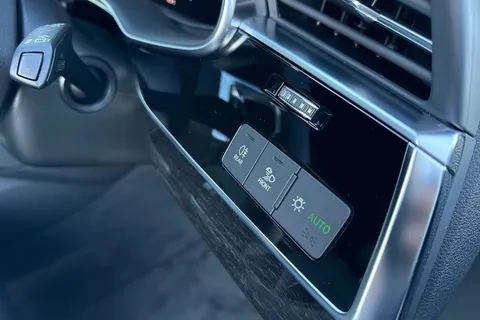  Audi Q7 3.0 TDI V6 Black Edition Tiptronic quattro Euro 6 (s/s) 5dr Thumbnail #47