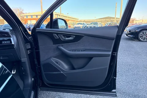  Audi Q7 3.0 TDI V6 Black Edition Tiptronic quattro Euro 6 (s/s) 5dr Thumbnail #49