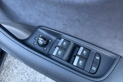  Audi Q7 3.0 TDI V6 Black Edition Tiptronic quattro Euro 6 (s/s) 5dr Thumbnail #50