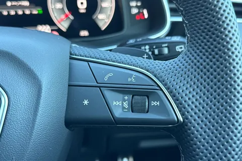  Audi Q7 3.0 TDI V6 Black Edition Tiptronic quattro Euro 6 (s/s) 5dr Thumbnail #53