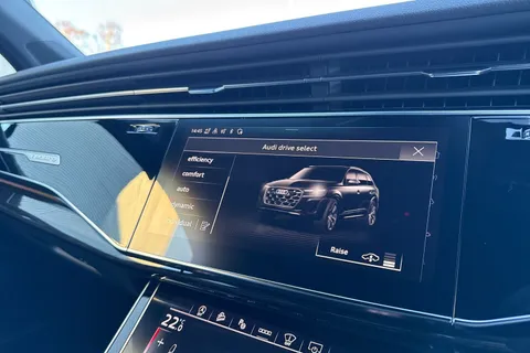  Audi Q7 3.0 TDI V6 Black Edition Tiptronic quattro Euro 6 (s/s) 5dr Thumbnail #59