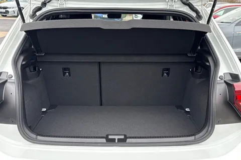 MA75ZRJ Volkswagen Polo 1.0 TSI 115 R-Line 5dr DSG **HEATED FRONT SEATS** Thumbnail #8