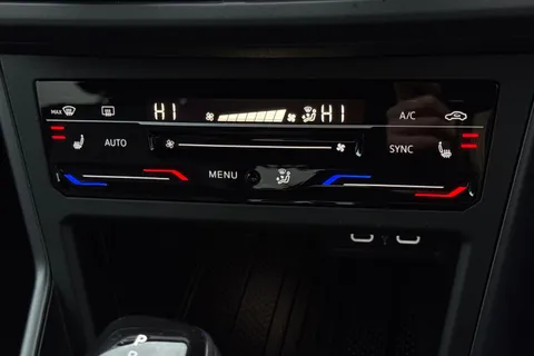 MA75ZRJ Volkswagen Polo 1.0 TSI 115 R-Line 5dr DSG **HEATED FRONT SEATS** Thumbnail #23