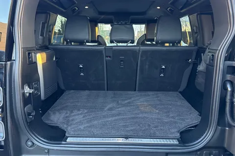 DT25YUW Land Rover Defender 110 4.4 P635 OCTA 5dr Thumbnail #12