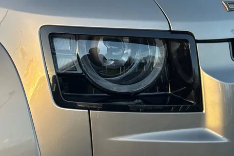 DT25YUW Land Rover Defender 110 4.4 P635 OCTA 5dr Thumbnail #19