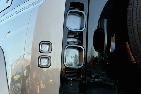 DT25YUW Land Rover Defender 110 4.4 P635 OCTA 5dr Thumbnail #21