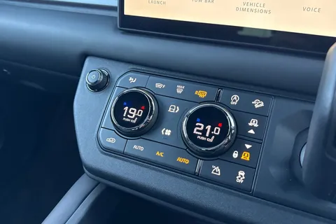 DT25YUW Land Rover Defender 110 4.4 P635 OCTA 5dr Thumbnail #24