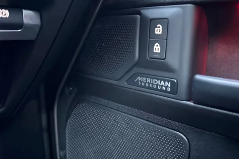 DT25YUW Land Rover Defender 110 4.4 P635 OCTA 5dr Thumbnail #26