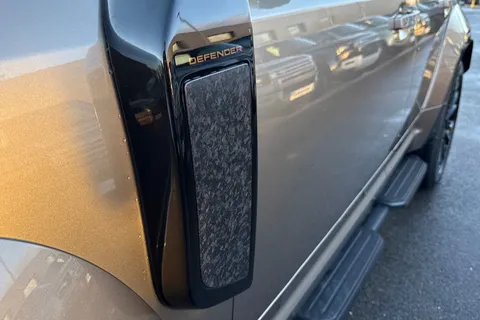 DT25YUW Land Rover Defender 110 4.4 P635 OCTA 5dr Thumbnail #30