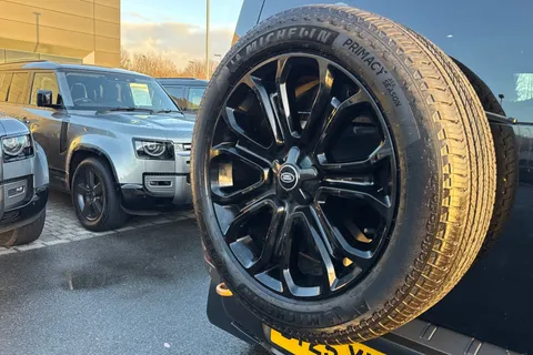 DT25YUW Land Rover Defender 110 4.4 P635 OCTA 5dr Thumbnail #32