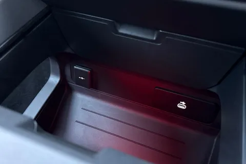 DT25YUW Land Rover Defender 110 4.4 P635 OCTA 5dr Thumbnail #46