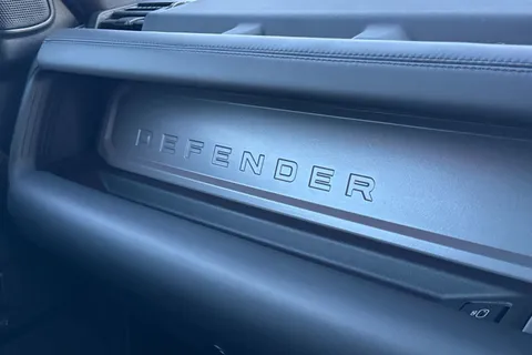 DT25YUW Land Rover Defender 110 4.4 P635 OCTA 5dr Thumbnail #52