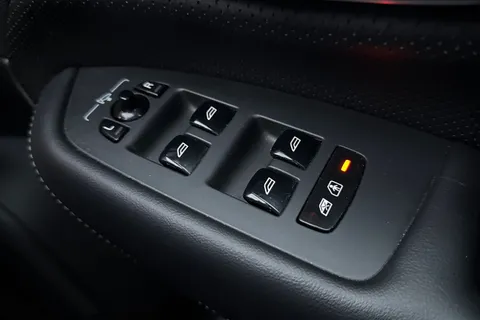 KW21LVF Volvo Xc90 2.0 B5 MHEV R-Design Pro Auto 4WD Euro 6 (s/s) 5dr Thumbnail #47