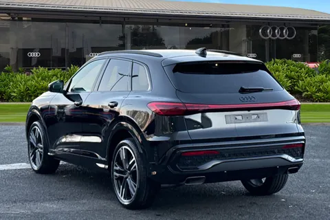  Audi Q5 2.0 TFSI Edition 1 S Tronic quattro Euro 6 (s/s) 5dr Thumbnail #3