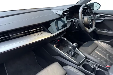 PJ70VCC Audi A3 2.0 TDI 30 S line Sportback Euro 6 (s/s) 5dr Thumbnail #15