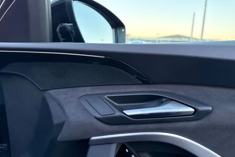  Audi Q5 2.0 TFSI Edition 1 S Tronic quattro Euro 6 (s/s) 5dr Thumbnail #21