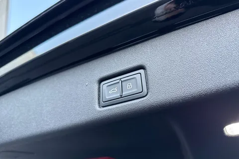  Audi Q5 2.0 TFSI Edition 1 S Tronic quattro Euro 6 (s/s) 5dr Thumbnail #37