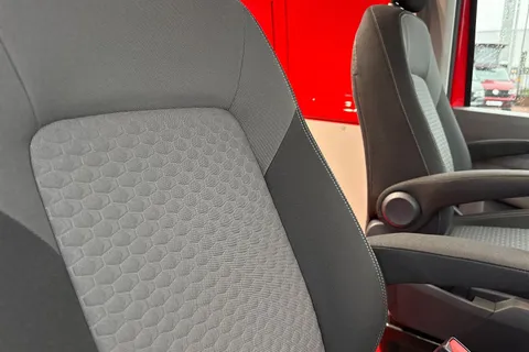 BT75CKX Volkswagen Transporter 2.0 TDI 150 Commerce Pro Van Auto-Tailgate Thumbnail #19