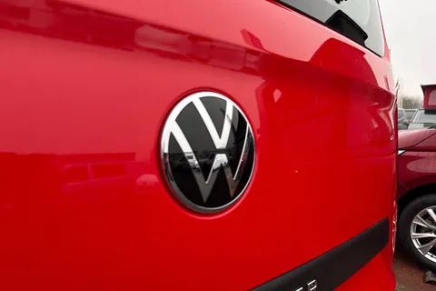 BT75CKX Volkswagen Transporter 2.0 TDI 150 Commerce Pro Van Auto-Tailgate Thumbnail #28